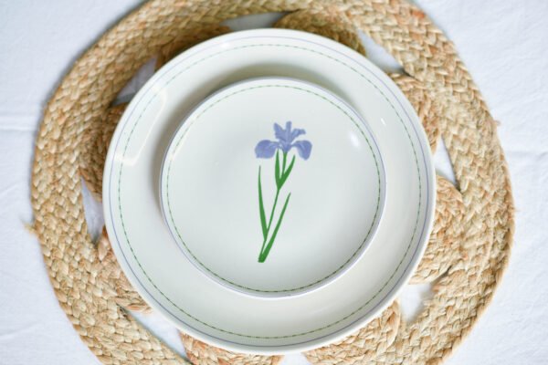 Amethyst Lily Plate (1) Amethyst Lily Quarter Plates