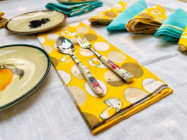 Egg & Easy Table Cloths | Set of 2